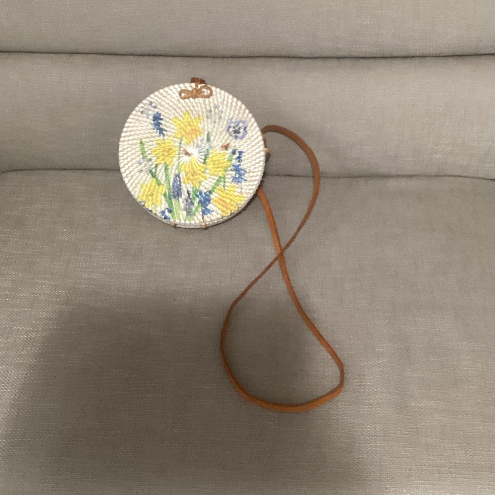 Floral Round Woven Crossbody Bag - Picture 1 of 4